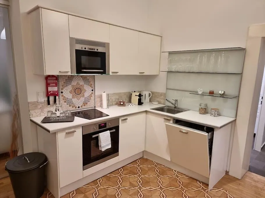 Sissi Royal Suite - Inner City 4 Bedroom Apartment Vienna
