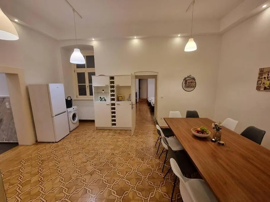 Sissi Royal Suite - Inner City 4 Bedroom Apartment Vienna